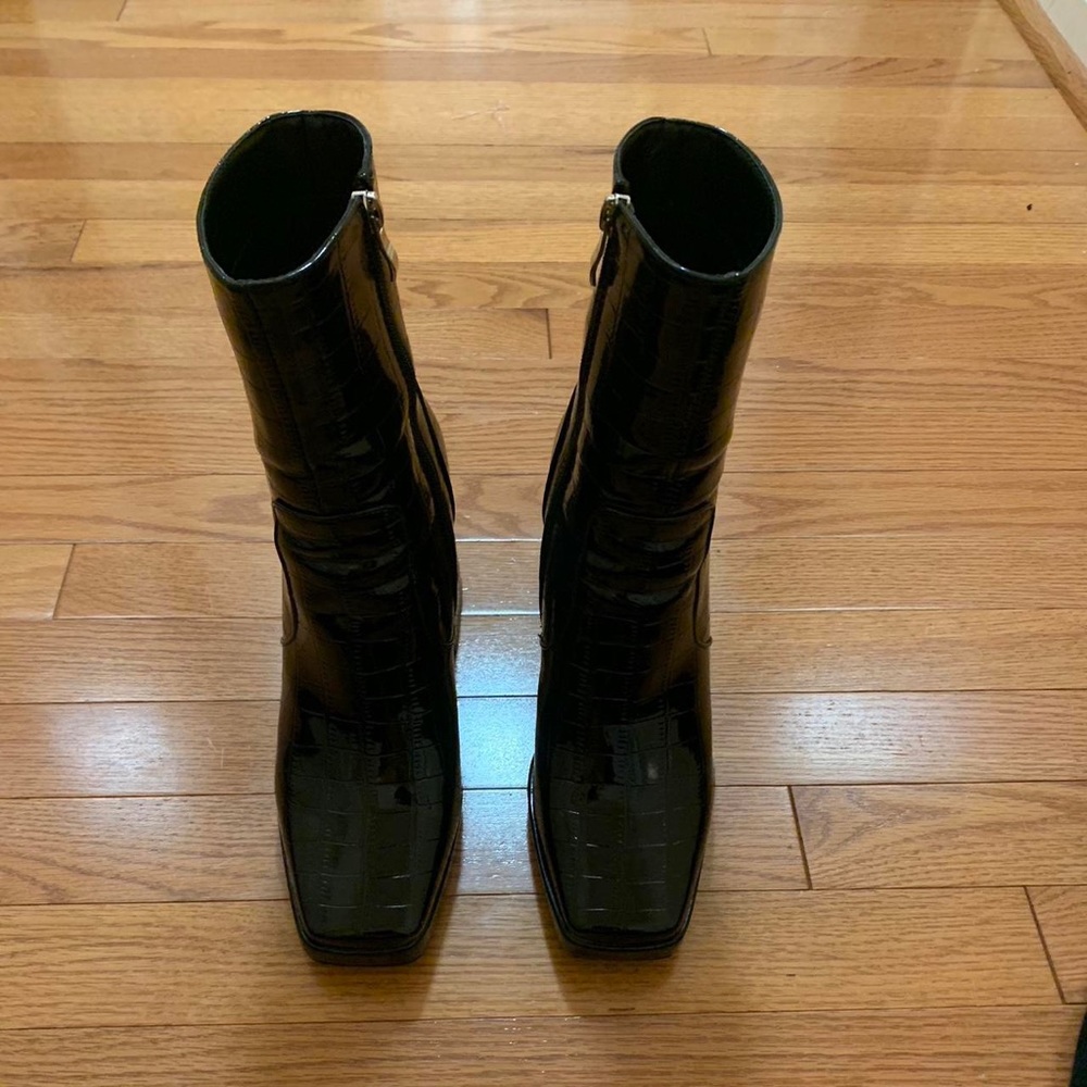 Black high heeled boots